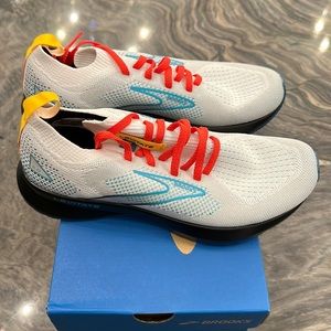 Brooks Women’s sneakers